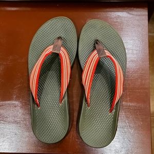 Chaco flips, Women's size 8, red/white/tan stripe
